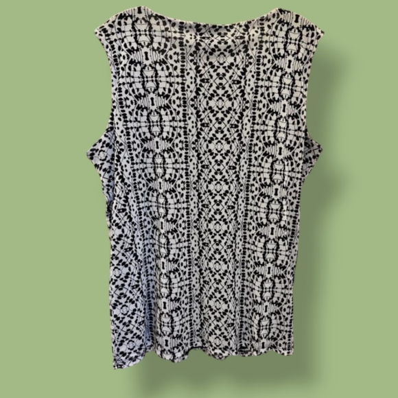 🖇️Sleeveless Top by Mercer St Studio - Picture 3 of 5